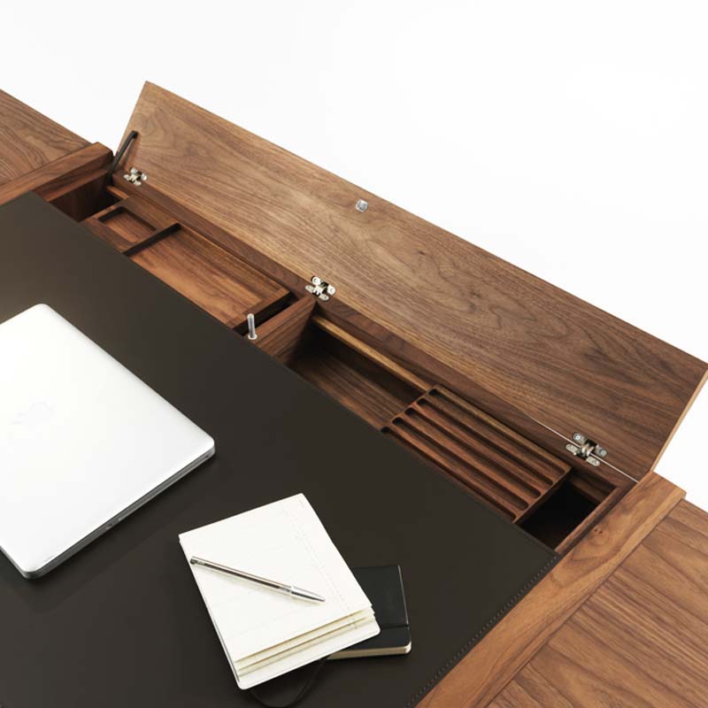 Elle Erit - Desk