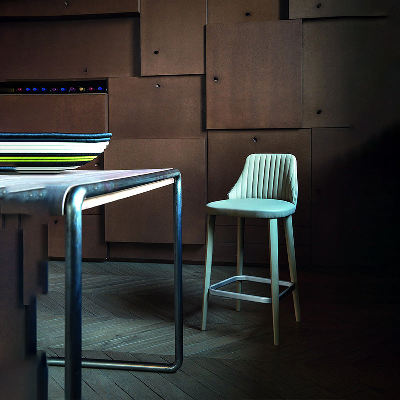 Break 1541 - Stool