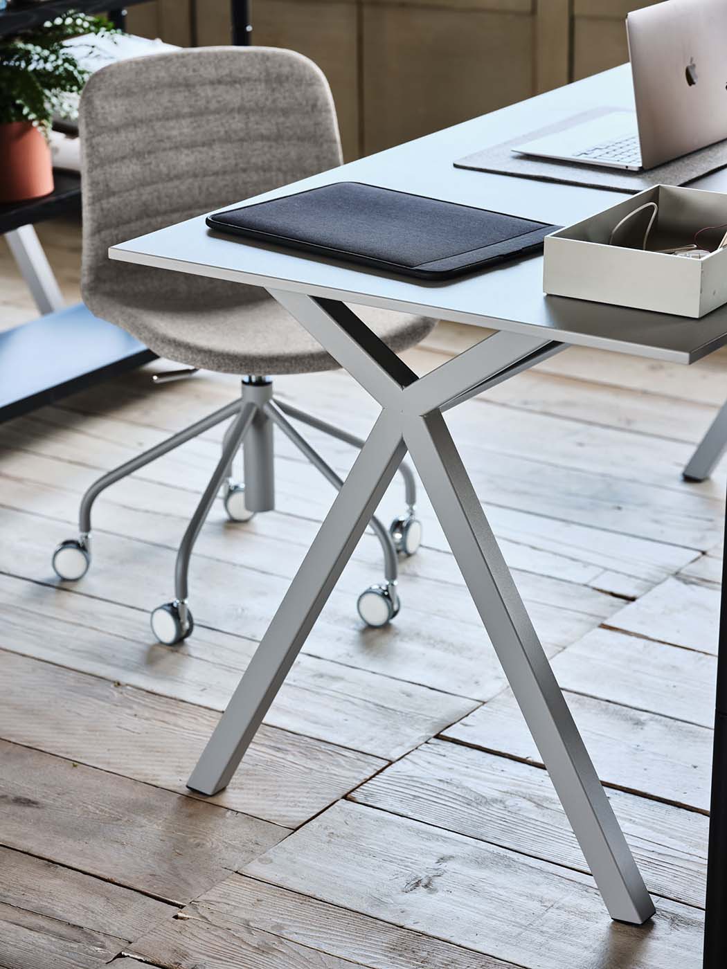 Dama - Desk