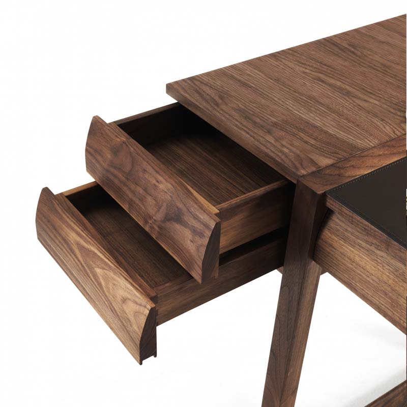 Elle Erit - Desk