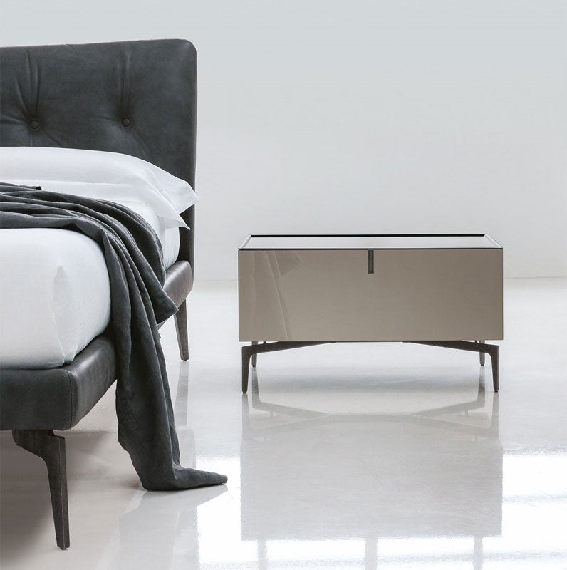 Meridien - Nightstand