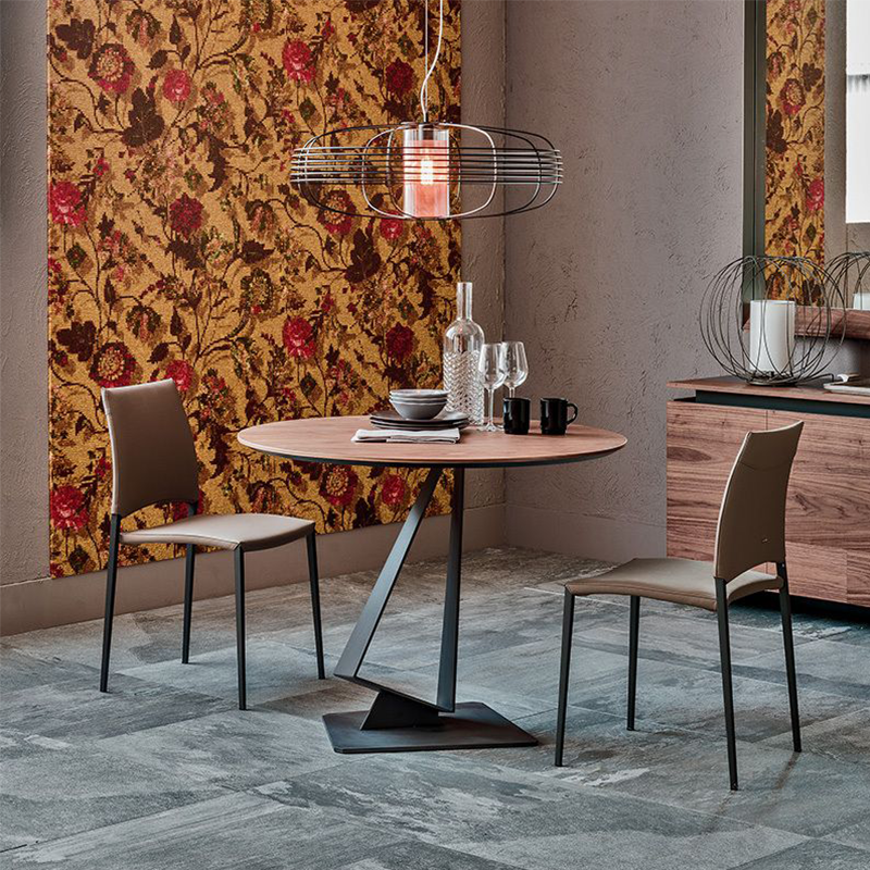 Roger Oval - Dining Table