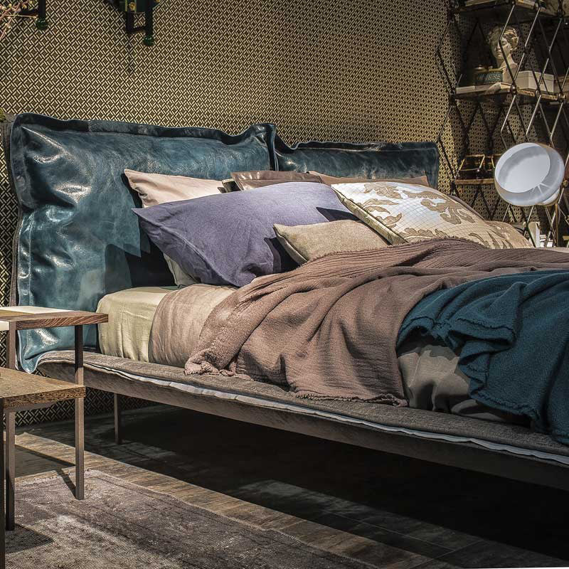 Auto Reverse - Bed