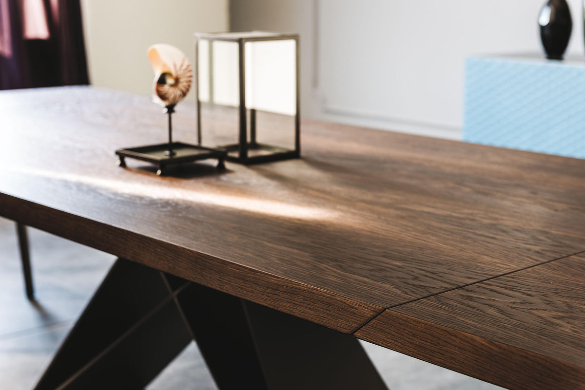 Premier Wood / Driver  - Dining Table